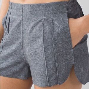 Lululemon &go Endeavor shorts